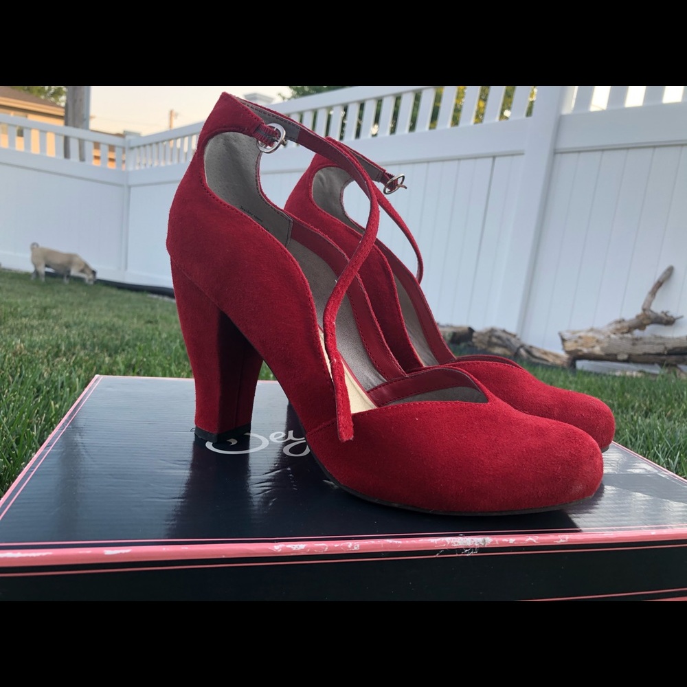 Red Pumps !! Seychelles !!
